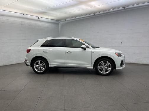 2020 Audi Q3 45 S line Premium