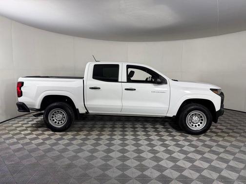 2024 Chevrolet Colorado WT