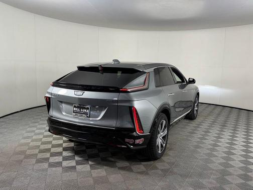 Argent Silver Metallic 2024 Cadillac LYRIQ Tech
