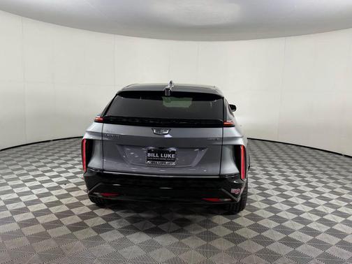 Argent Silver Metallic 2024 Cadillac LYRIQ Tech