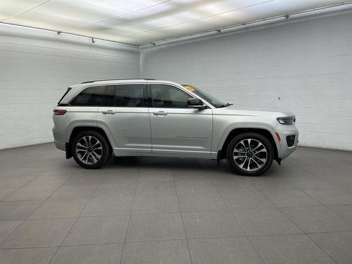 2023 Jeep Grand Cherokee Overland