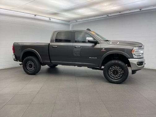 2022 RAM 2500 Laramie Crew Cab 4x4 6'4' Box