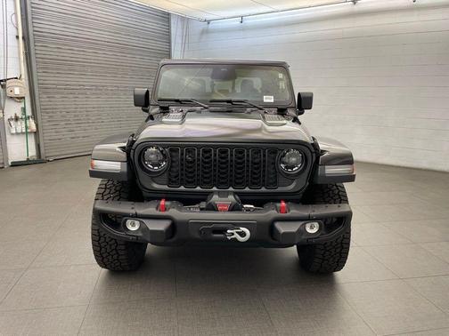 Black Clearcoat 2026 Jeep Gladiator Shadow Ops