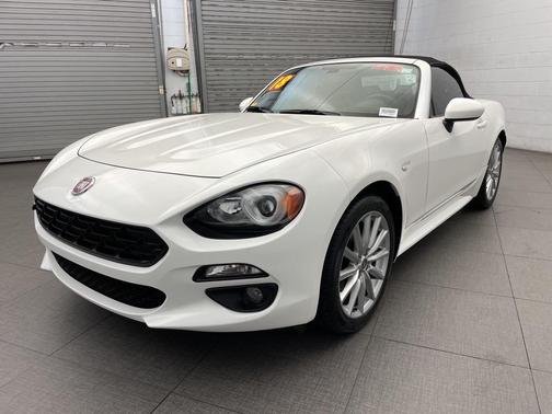 2018 FIAT 124 Spider Base