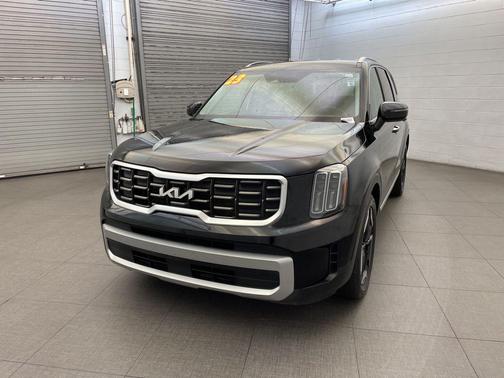 Ebony Black 2023 Kia Telluride S