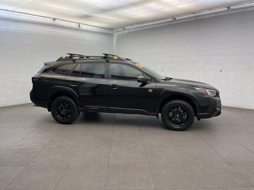 Crystal Black Silica 2025 Subaru Outback Wilderness