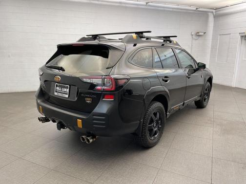 Crystal Black Silica 2025 Subaru Outback Wilderness