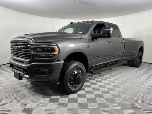 2023 RAM 3500 Laramie Crew Cab 4x4 8' Box