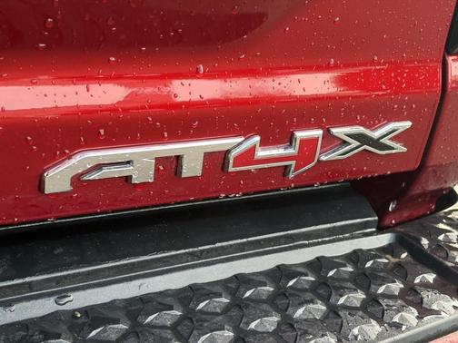 2024 GMC Canyon AT4X