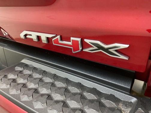 2024 GMC Canyon AT4X