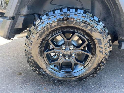 Black Clearcoat 2024 Jeep Wrangler Willys