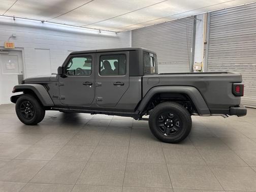2025 Jeep Gladiator Sport
