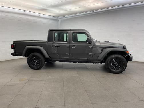2025 Jeep Gladiator Sport