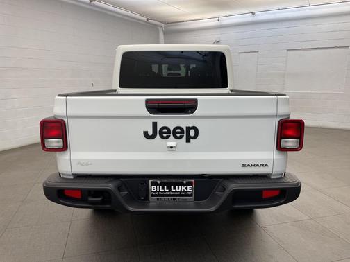 2026 Jeep Gladiator Sahara 4x4