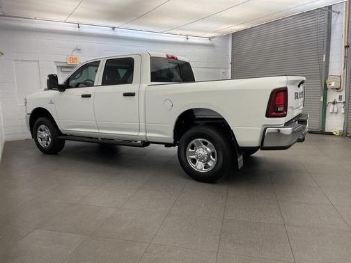 2026 RAM 2500 Tradesman Crew Cab 4x4 6'4' Box