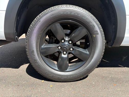 Bright White Clearcoat 2019 RAM 1500 Classic Warlock Quad Cab 4x2 6'4' Box