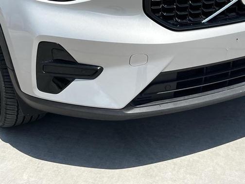 2024 Volvo XC40 B5 Core Bright Theme