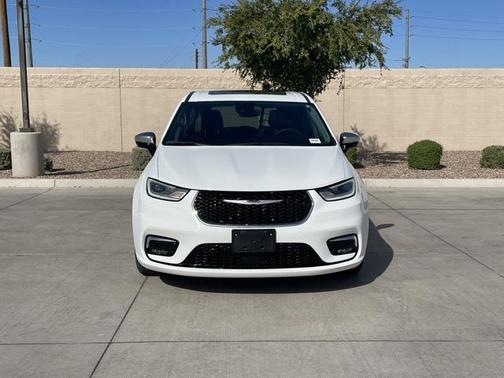 2023 Chrysler Pacifica Hybrid Limited