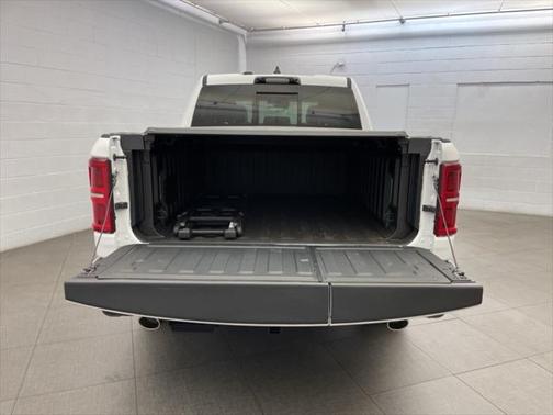 2025 RAM 1500 ST