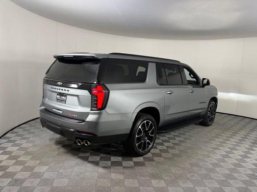 2025 Chevrolet Suburban RST