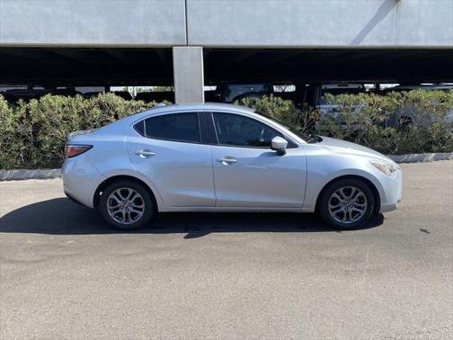 2019 Toyota Yaris Sedan LE