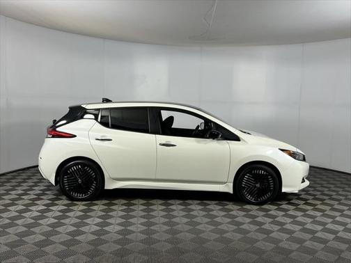 2024 Nissan Leaf SV PLUS