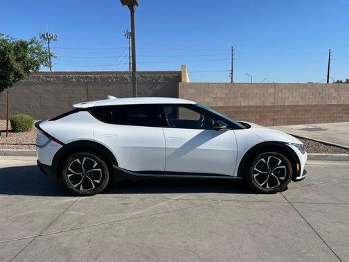 Snow White Pearl 2024 Kia EV6 Wind