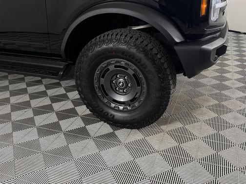 Shadow Black 2025 Ford Bronco Outer Banks