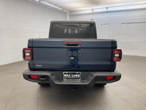 2025 Jeep Gladiator Willys