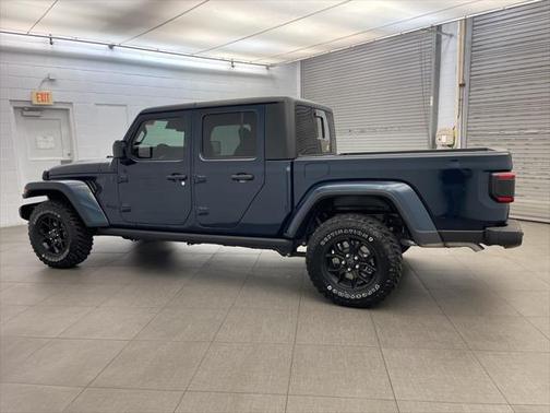 2025 Jeep Gladiator Willys