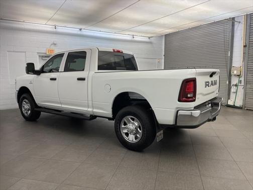 2025 RAM 2500 Tradesman Crew Cab 4x4 6'4' Box