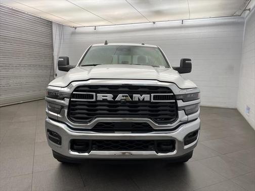 2025 RAM 2500 Tradesman Crew Cab 4x4 6'4' Box