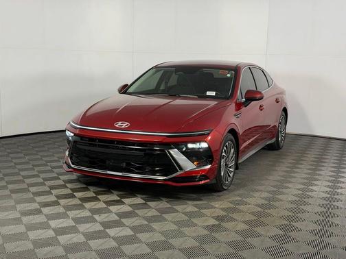 Ultimate red 2025 Hyundai SONATA Hybrid SE