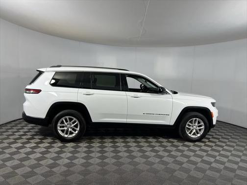 2022 Jeep Grand Cherokee L Laredo
