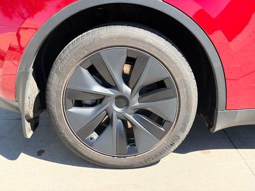 2024 Tesla Model Y Long Range Dual Motor All-Wheel Drive