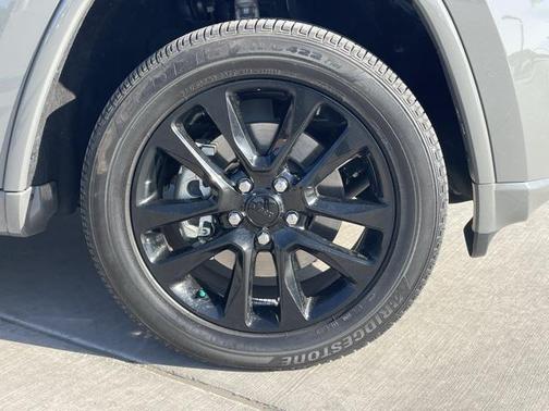 2022 Jeep Grand Cherokee Laredo