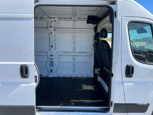 Bright White Clearcoat 2023 RAM ProMaster 2500 High Roof