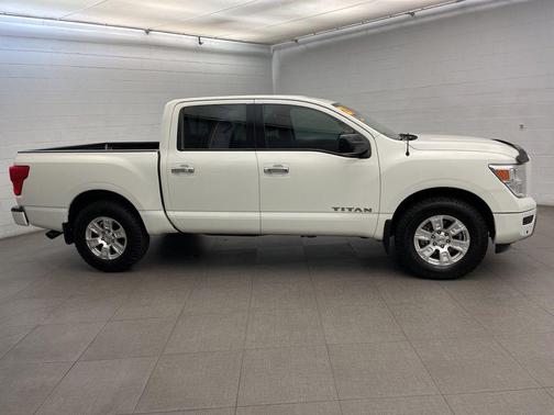 Glacier White 2021 Nissan Titan SV