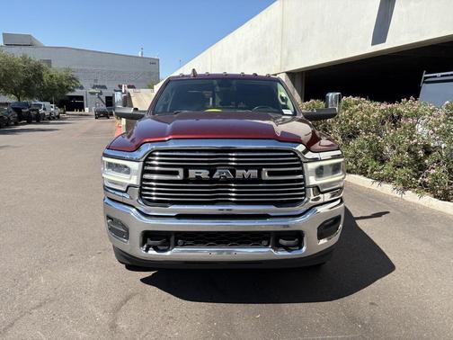 2020 RAM 3500 Laramie Crew Cab 4x4 8' Box