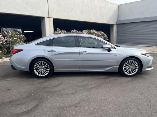 2020 Toyota Avalon Hybrid Limited