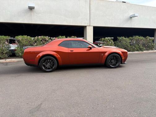 Sinamon Stick 2023 Dodge Challenger R/T Scat Pack Widebody