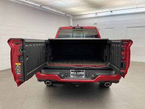 Molten Red 2026 RAM 1500 ST