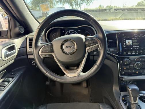 2021 Jeep Grand Cherokee Laredo