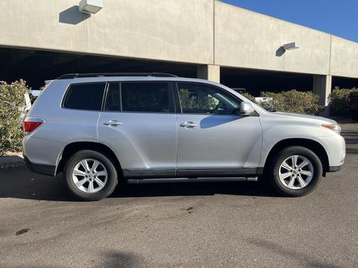 2013 Toyota Highlander SE