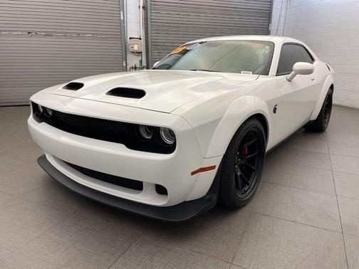 White Knuckle Clearcoat 2023 Dodge Challenger SRT Hellcat