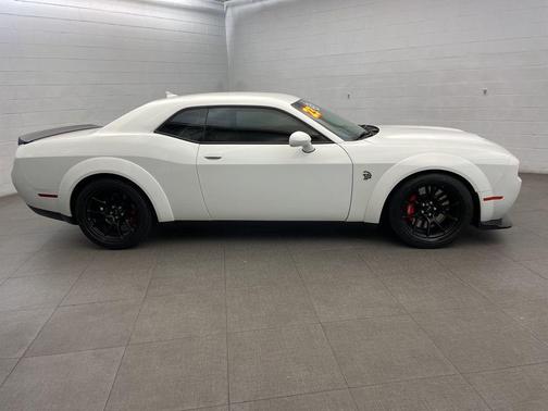 White Knuckle Clearcoat 2023 Dodge Challenger SRT Hellcat