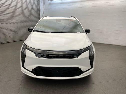 White 2027 Chrysler Pacifica Limited