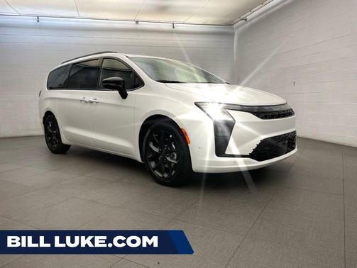 Bright White Clearcoat 2027 Chrysler Pacifica Limited