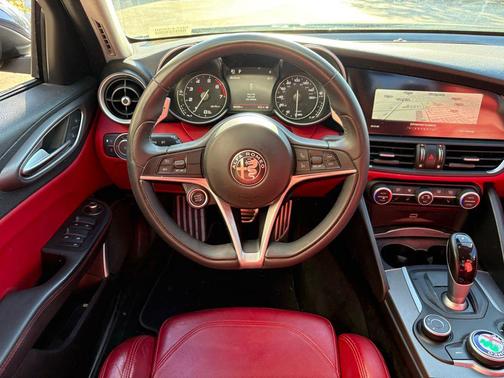2019 Alfa Romeo Giulia Ti Sport