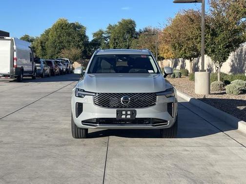 2025 Volvo XC90 B6 Plus 7-Seater